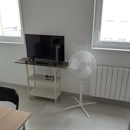 Studio + Parking En Residence. Bail Mobilite Possible.