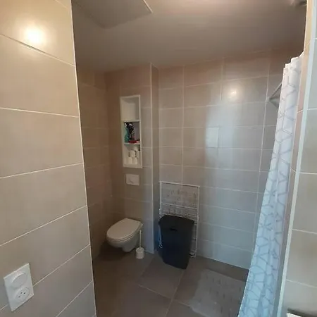 Studio + Parking En Residence. Bail Mobilite Possible. Clisson