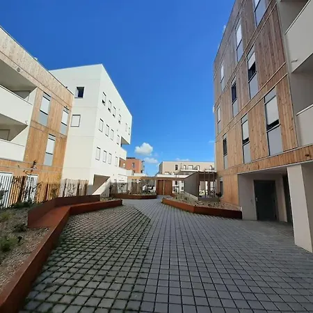 Studio + Parking En Residence. Bail Mobilite Possible. 클리송